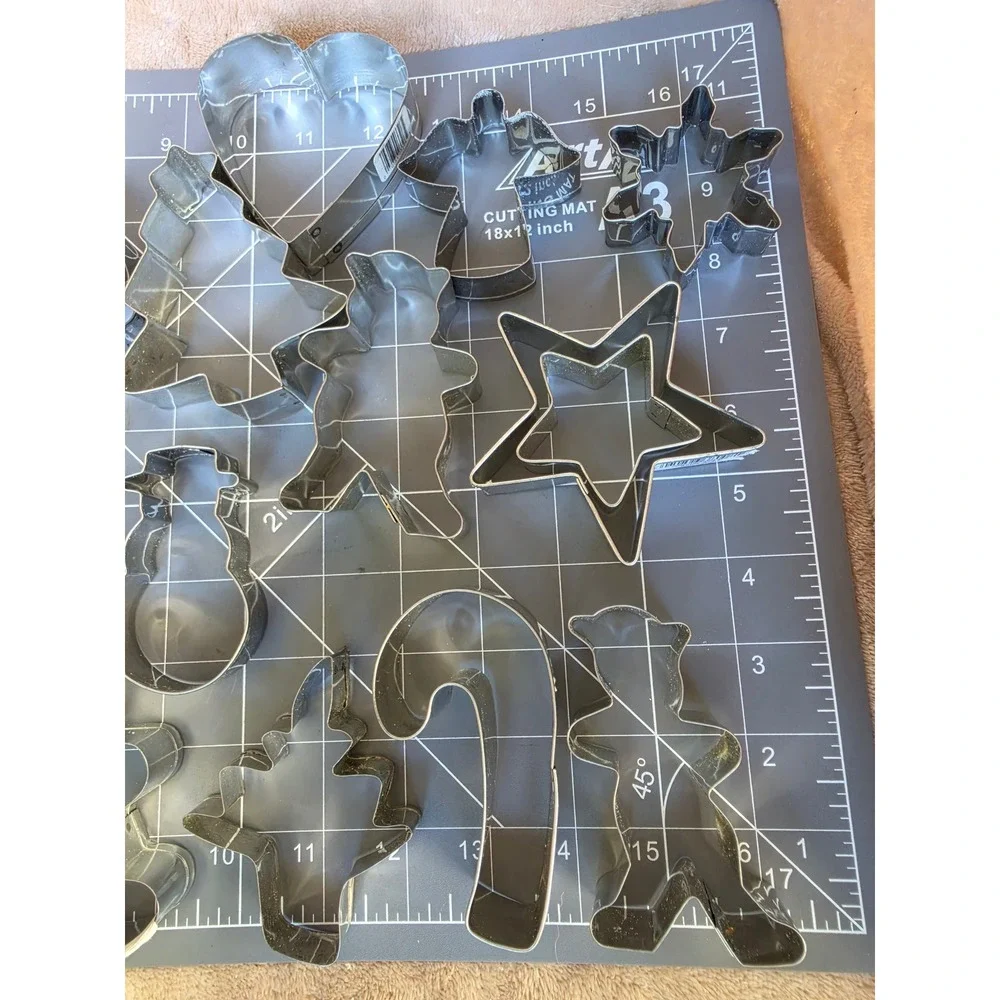 Vintage Metal Cookie Cutter Lot 20+pc Christmas Holiday Gingerbread Star Heart